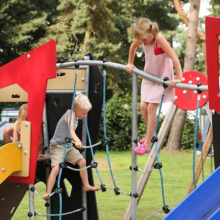 Lodge 6 Personen Camping De Molenhof Reutum Екстериор снимка